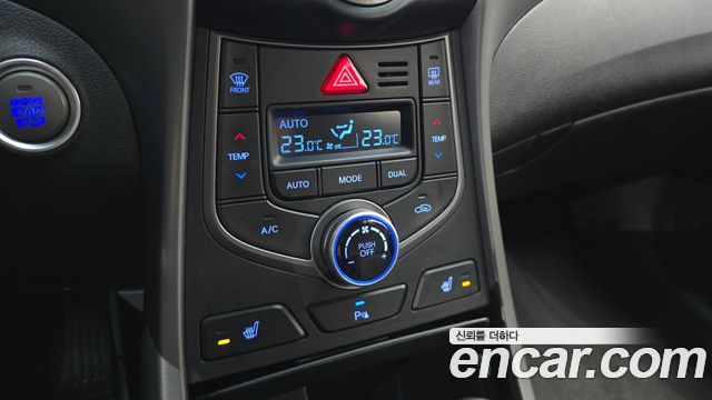 Hyundai AVANTE 2015 — photo 18