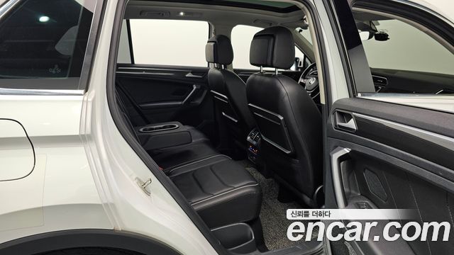Volkswagen Tiguan 2020 — photo 12
