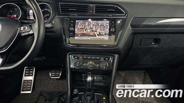 Volkswagen Tiguan 2020 — photo 14