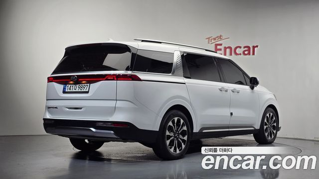 Kia Canival 2021 — photo 2