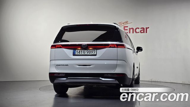 Kia Canival 2021 — photo 4