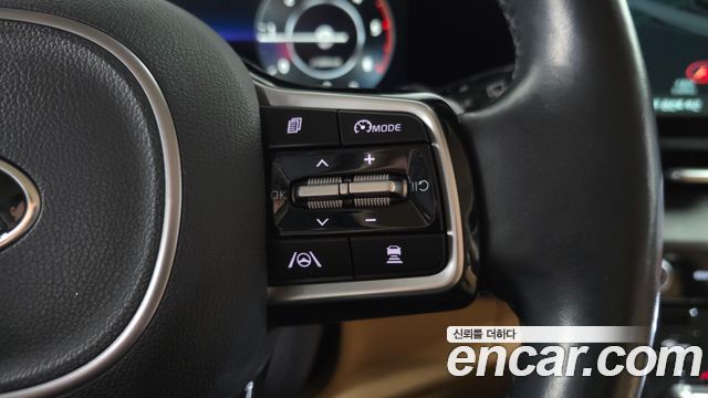 Kia Canival 2021 — photo 22