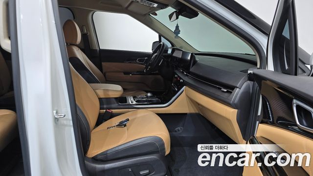 Kia Canival 2021 — photo 16