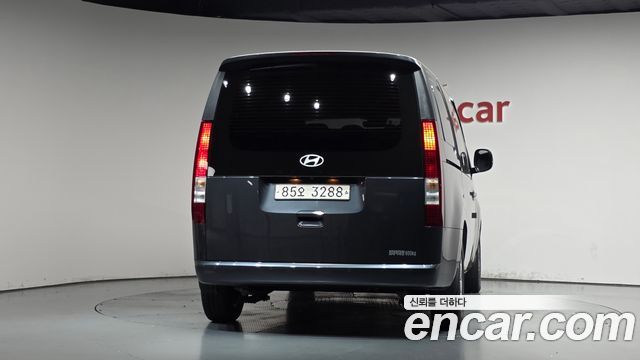 Hyundai Staria 2022 — photo 4
