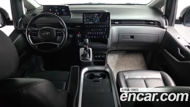 Hyundai Staria 2022 — photo 10