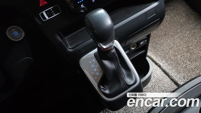 Hyundai Staria 2022 — photo 12