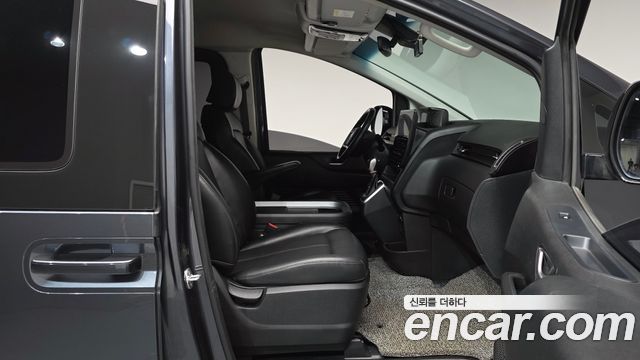 Hyundai Staria 2022 — photo 16