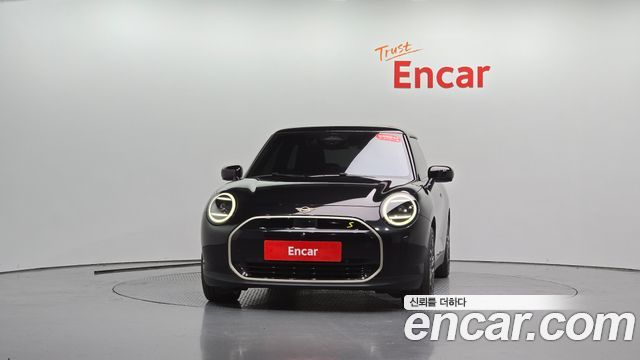 Mini Cooper 2024 — photo 3