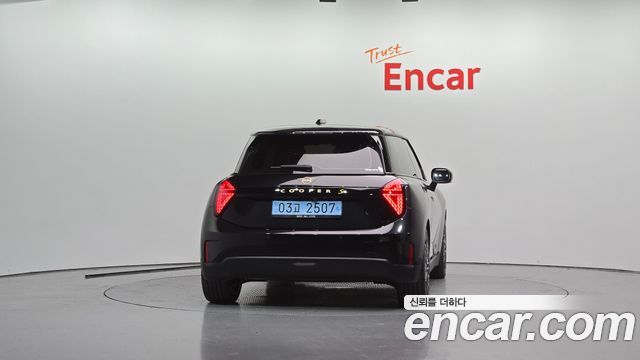 Mini Cooper 2024 — photo 4