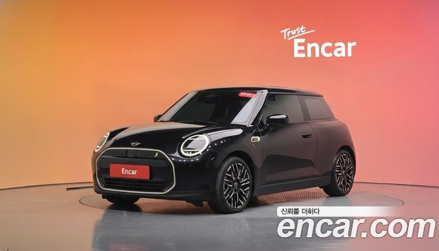 Mini Cooper 2024 — photo 1