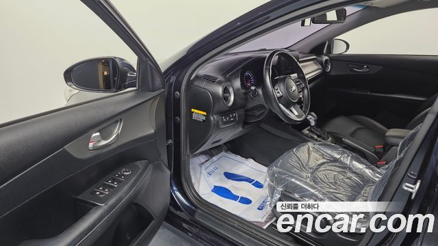 Kia K3 2019 — photo 10
