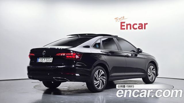 Volkswagen Jetta 2021 — photo 2
