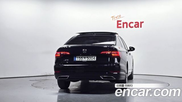 Volkswagen Jetta 2021 — photo 4