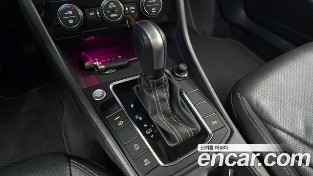 Volkswagen Jetta 2021 — photo 12