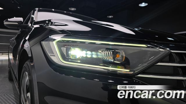 Volkswagen Jetta 2021 — photo 8