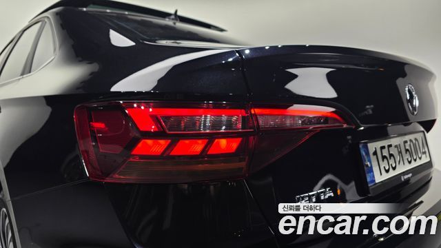 Volkswagen Jetta 2021 — photo 9