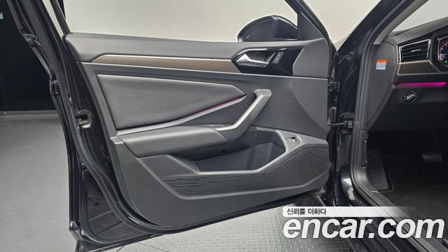Volkswagen Jetta 2021 — photo 14
