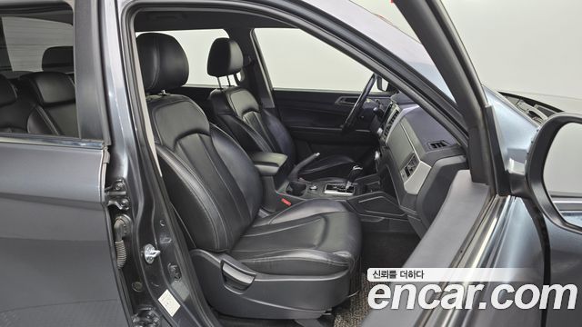 KG Mobility Rexton 2018 — photo 16