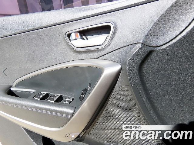 Hyundai Santafe 2017 — photo 11