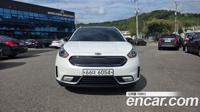 Kia Niro 2017 — photo 1