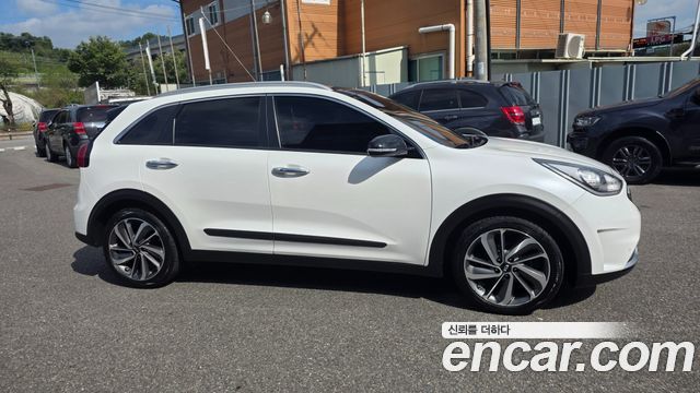 Kia Niro 2017 — photo 3