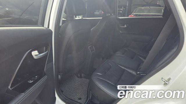 Kia Niro 2017 — photo 8