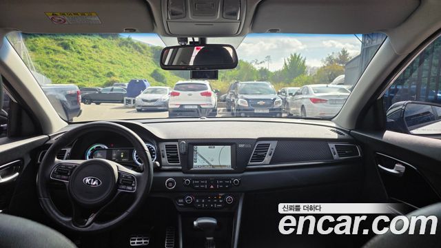 Kia Niro 2017 — photo 9