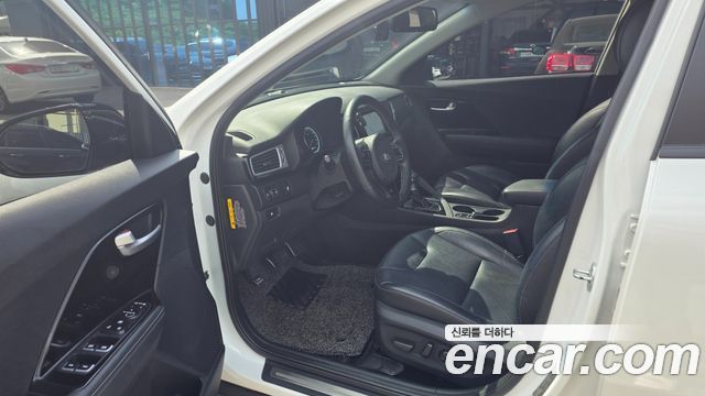 Kia Niro 2017 — photo 11