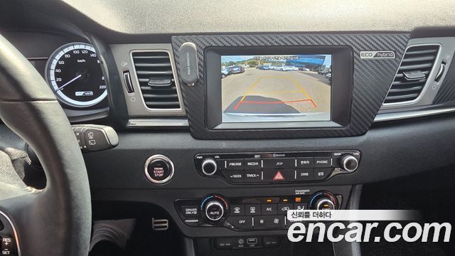 Kia Niro 2017 — photo 13