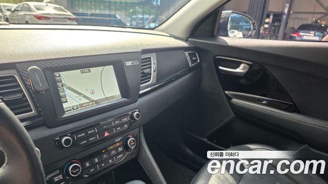 Kia Niro 2017 — photo 14