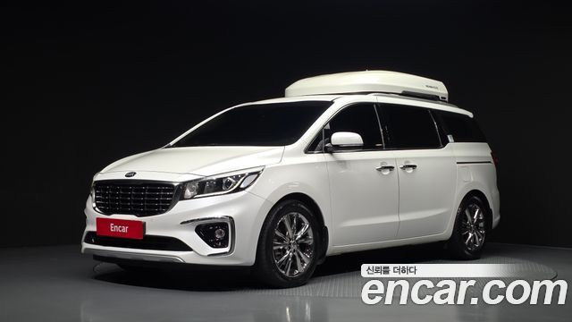 Kia Canival 2020 — photo 1