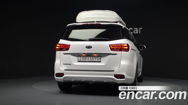 Kia Canival 2020 — photo 4