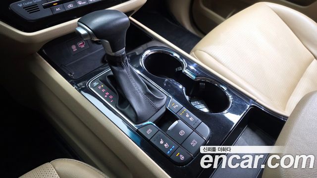 Kia Canival 2020 — photo 9