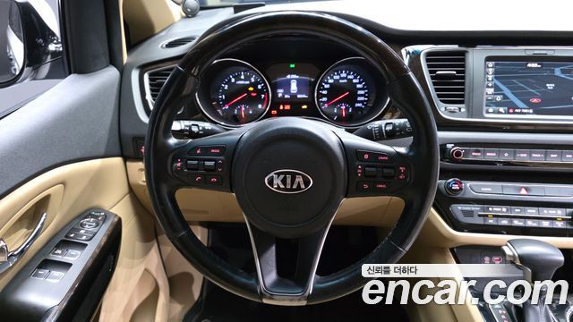 Kia Canival 2020 — photo 13