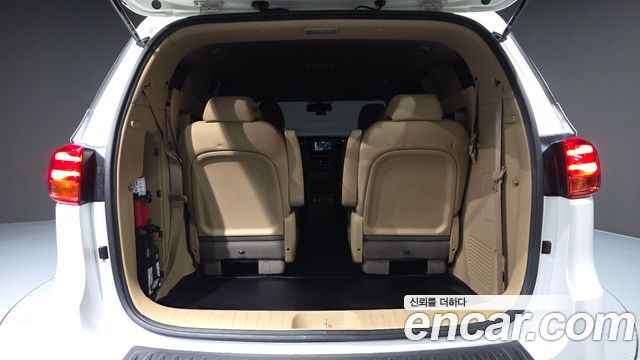 Kia Canival 2020 — photo 20
