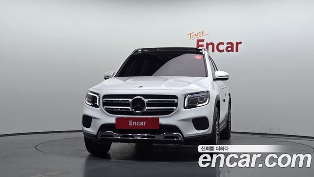 Mercedes-Benz GLB-Class 2023 — photo 3