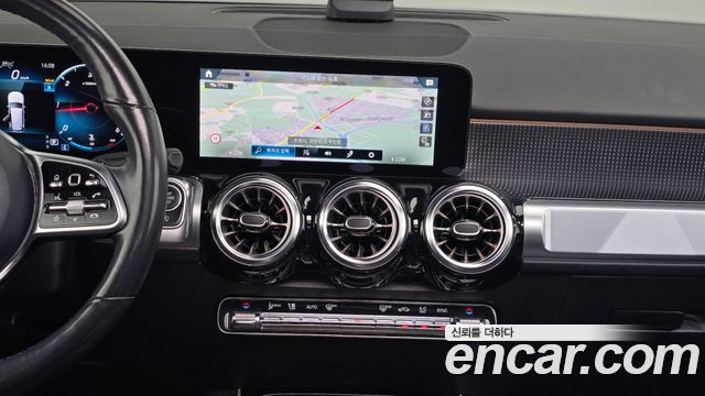 Mercedes-Benz GLB-Class 2023 — photo 19