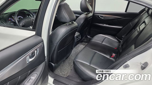 Infiniti Q50 2016 — photo 18