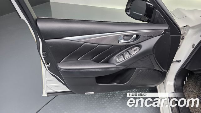 Infiniti Q50 2016 — photo 14
