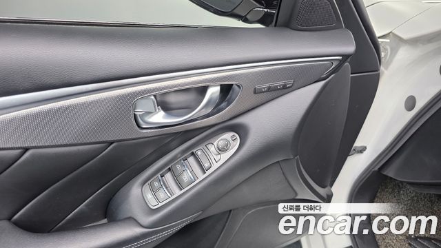 Infiniti Q50 2016 — photo 28