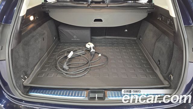 Mercedes-Benz GLE-Class 2021 — photo 22