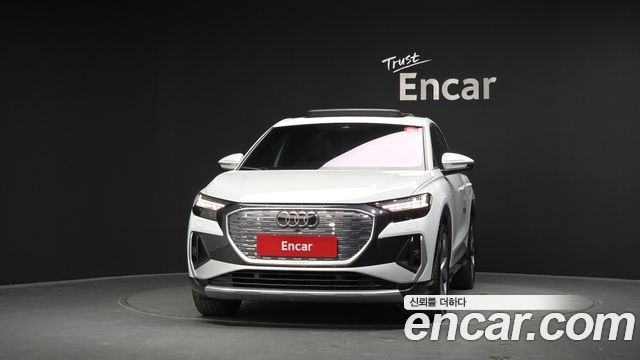 Audi Q4 e-tron 2023 — photo 3