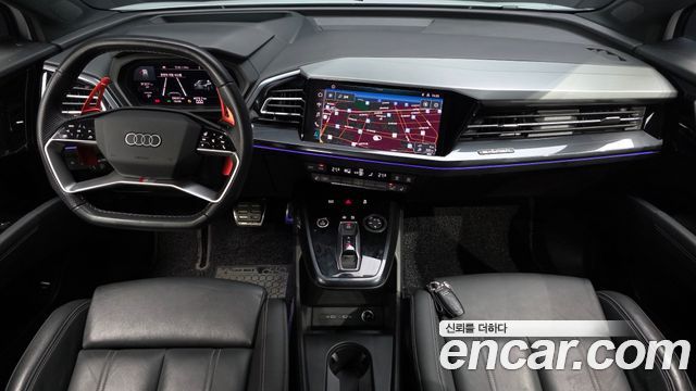 Audi Q4 e-tron 2023 — photo 10