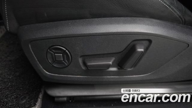 Audi Q4 e-tron 2023 — photo 32
