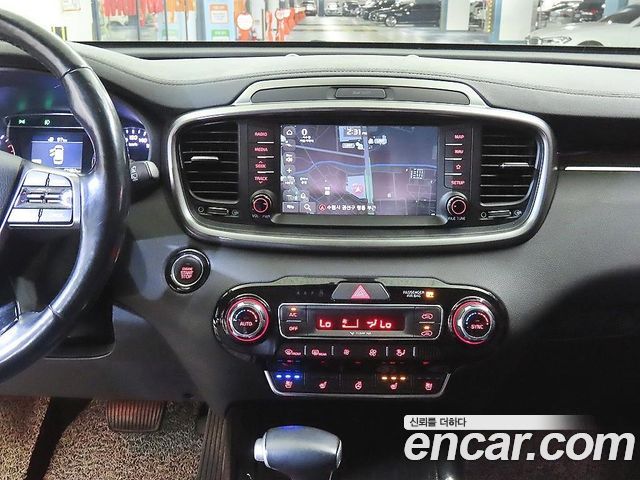 Kia Sorento 2019 — photo 11