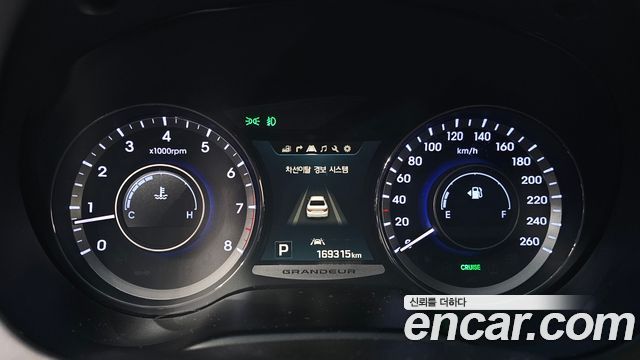 Hyundai Grandeur 2016 — photo 8