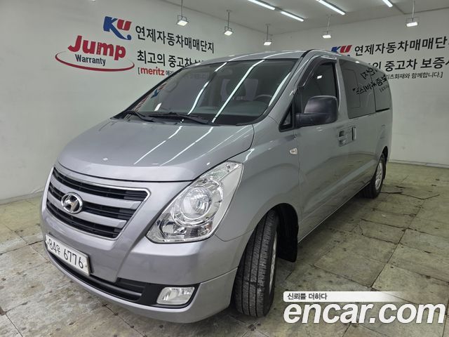Hyundai Starex 2017 — photo 1
