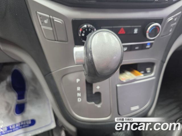 Hyundai Starex 2017 — photo 9
