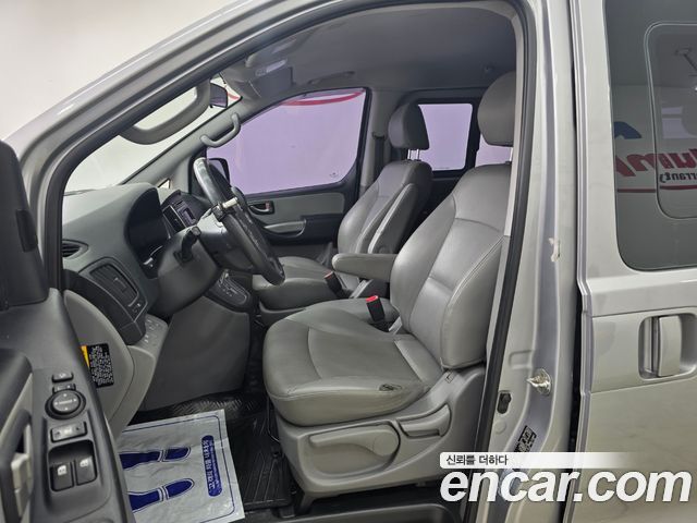 Hyundai Starex 2017 — photo 10