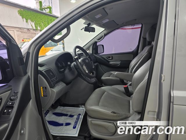 Hyundai Starex 2017 — photo 12